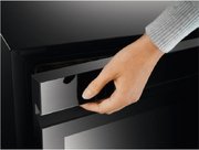 Встраиваемый винный шкаф AEG AWUS018B7B фото 4 в Санкт-Петербурге