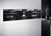 Духовой шкаф AEG KMR761000M фото 3 в Санкт-Петербурге