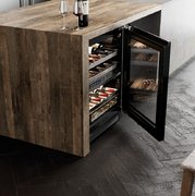 Встраиваемый винный шкаф Signature Kitchen Suite SKSUW2401G фото 4 в Санкт-Петербурге