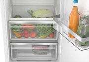Встраиваемый однокамерный холодильник Bosch KIR81VFE0 фото 3 в Санкт-Петербурге