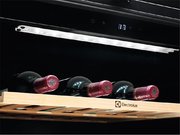Встраиваемый винный шкаф Electrolux EWUS052B5B фото 4 в Санкт-Петербурге