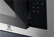 Встраиваемая микроволновая печь Electrolux EMS4253TEX фото 3 в Санкт-Петербурге