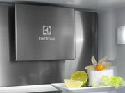 Встраиваемый холодильник Electrolux ENC8MC19S фото 3 в Санкт-Петербурге