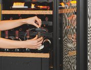 Встраиваемый двухтемпературный винный шкаф EuroCave D-INSP-M I-090021-M фото 4 в Санкт-Петербурге