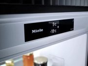 Встраиваемый холодильник Miele KFN 7774 D с дефектом на корпусе, с витрины фото 3 в Санкт-Петербурге