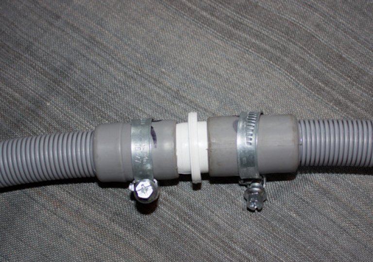 Как заменить сливной шланг в посудомоечной машине: пошаговая инструкция