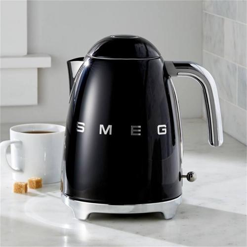 Обзор чайника Smeg KLF03BLEU Обзор чайника Smeg KLF03BLEU