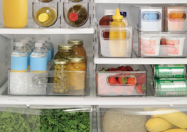 Как убрать неприятный запах из холодильника