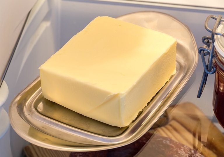 Можно ли, как и сколько хранить масло в холодильнике